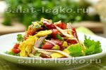 Салат с куриным филе и блинчиками