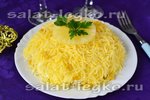 Оригинальный праздничный салат с курицей и ананасами